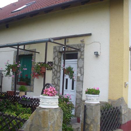 Pleiveisz Apartman Sárvár Extérieur photo